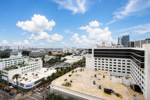 Condo in Miami Beach, Florida, 2 bedrooms  № 2183463 - photo 16