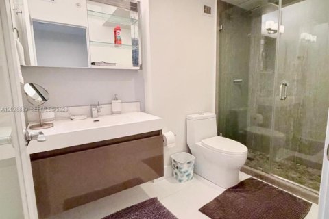 Condo in Miami Beach, Florida, 2 bedrooms  № 2183463 - photo 7