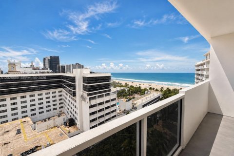 Condo in Miami Beach, Florida, 2 bedrooms  № 2183463 - photo 15