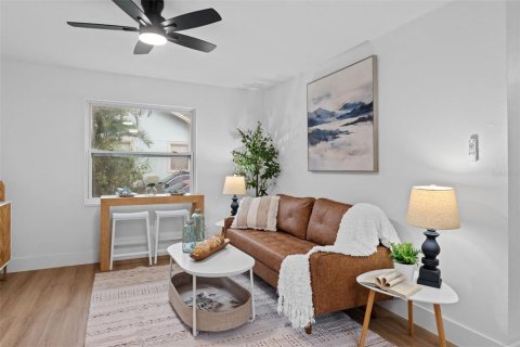 Villa ou maison à vendre à Saint Petersburg, Floride: 3 chambres, 55.74 m2 № 2408410 - photo 6