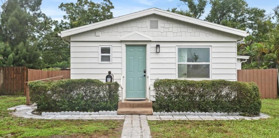 Villa ou maison à Saint Petersburg, Floride 3 chambres, 55.74 m2 № 2408410