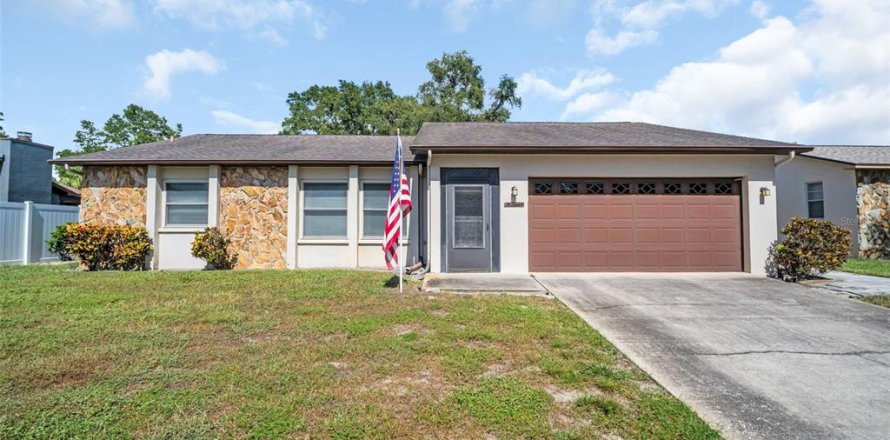 House in Palm Harbor, Florida 3 bedrooms, 144.56 sq.m. № 1875828