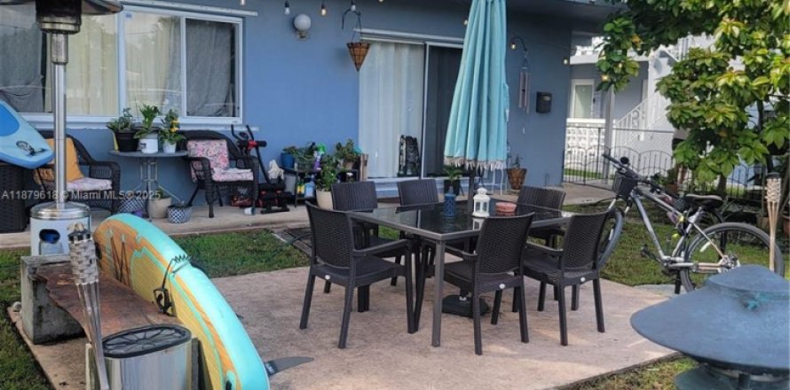 Condo in Miami Beach, Florida, 2 bedrooms  № 1981383