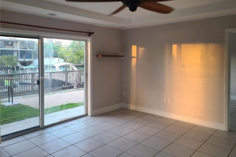 Condo in Miami Beach, Florida, 2 bedrooms  № 1981383 - photo 7