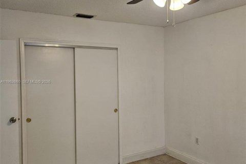 Villa ou maison à louer à Sunrise, Floride: 3 chambres, 150.78 m2 № 2023810 - photo 11