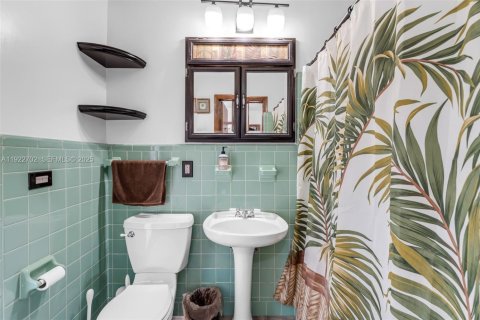 Casa en venta en Palmetto Bay, Florida, 4 dormitorios, 188.41 m2 № 1983512 - foto 19