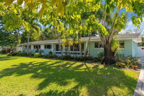 Casa en venta en Palmetto Bay, Florida, 4 dormitorios, 188.41 m2 № 1983512 - foto 1