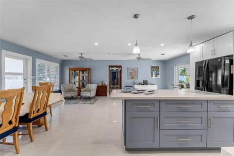 Casa en venta en Palmetto Bay, Florida, 4 dormitorios, 188.41 m2 № 1983512 - foto 10