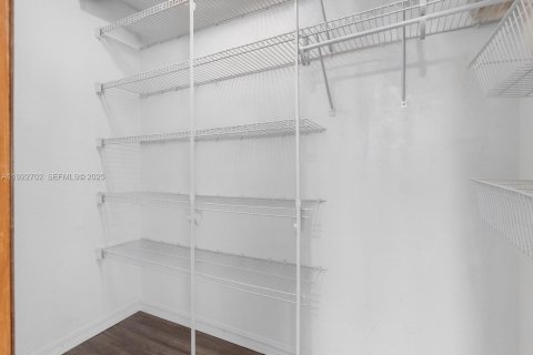 Casa en venta en Palmetto Bay, Florida, 4 dormitorios, 188.41 m2 № 1983512 - foto 22