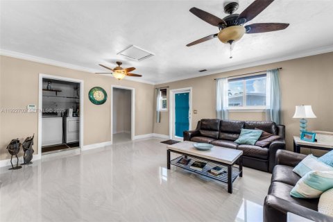 Casa en venta en Palmetto Bay, Florida, 4 dormitorios, 188.41 m2 № 1983512 - foto 12