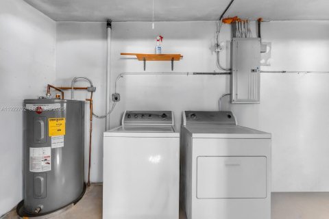 Casa en venta en Palmetto Bay, Florida, 4 dormitorios, 188.41 m2 № 1983512 - foto 23