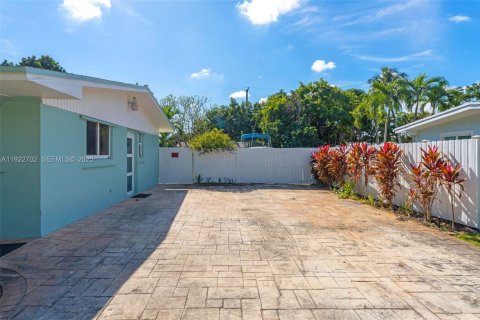 Casa en venta en Palmetto Bay, Florida, 4 dormitorios, 188.41 m2 № 1983512 - foto 24