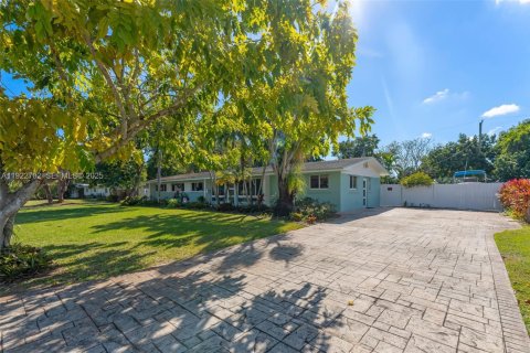 Casa en venta en Palmetto Bay, Florida, 4 dormitorios, 188.41 m2 № 1983512 - foto 3