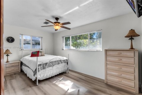 Casa en venta en Palmetto Bay, Florida, 4 dormitorios, 188.41 m2 № 1983512 - foto 14