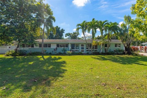 Casa en venta en Palmetto Bay, Florida, 4 dormitorios, 188.41 m2 № 1983512 - foto 2
