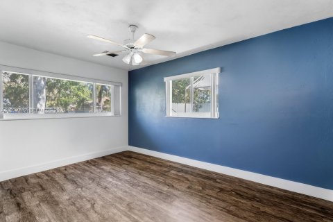 Casa en venta en Palmetto Bay, Florida, 4 dormitorios, 188.41 m2 № 1983512 - foto 21