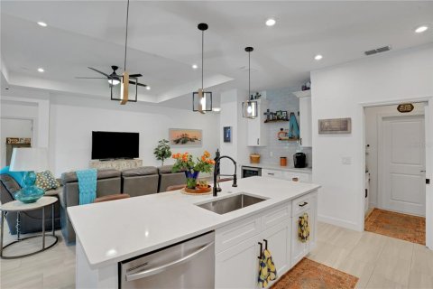 Villa ou maison à vendre à Englewood, Floride: 4 chambres, 170.48 m2 № 2236910 - photo 10