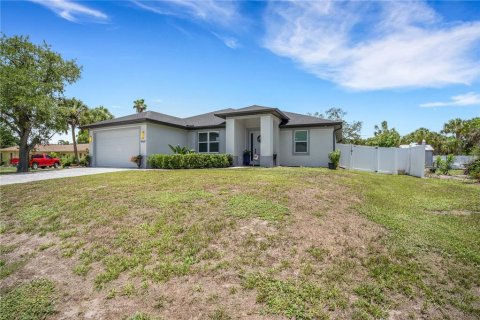 Villa ou maison à vendre à Englewood, Floride: 4 chambres, 170.48 m2 № 2236910 - photo 2