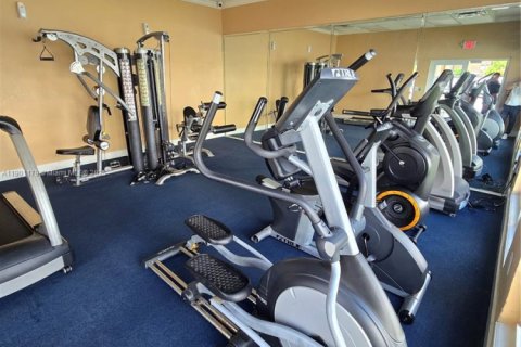 Снять в аренду квартиру в Майами, Флорида 3 спальни, 115.2м2, № 1952320 - фото 26