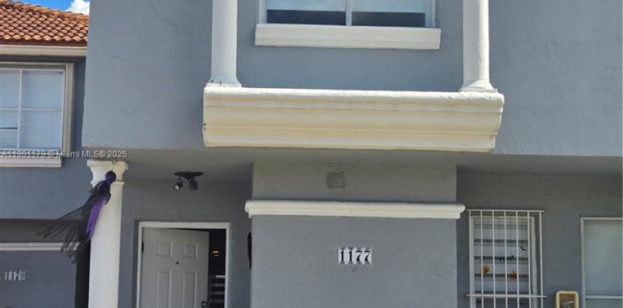 Квартира в Майами, Флорида 3 спальни, 115.2м2 № 1952320