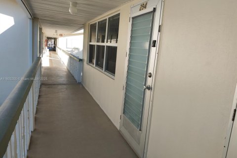 Condominio en venta en West Palm Beach, Florida, 1 dormitorio, 65.22 m2 № 1864450 - foto 3
