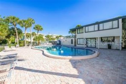Condo in Sarasota, Florida, 2 bedrooms  № 2232506 - photo 22