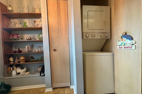 Condo in Sarasota, Florida, 2 bedrooms  № 2232506 - photo 8