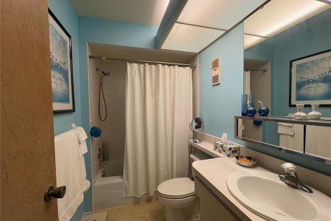 Condo in Sarasota, Florida, 2 bedrooms  № 2232506 - photo 12