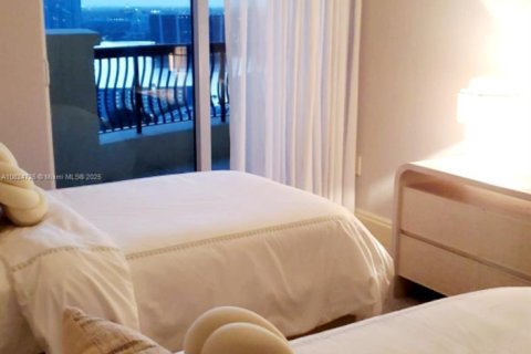 Снять в аренду кондоминиум в Санни-Айлс-Бич, Флорида 3 спальни, 205.69м2, № 1981677 - фото 28