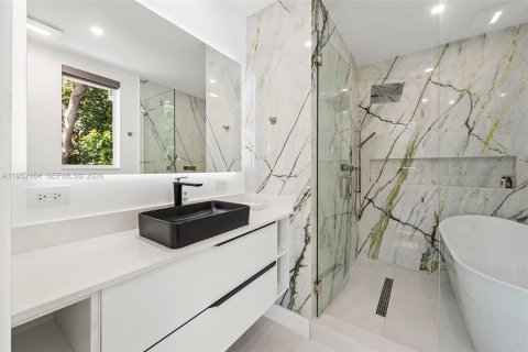 Casa en alquiler en Palmetto Bay, Florida, 8 dormitorios, 755.2 m2 № 2054361 - foto 30