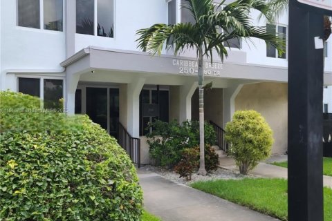 Condo à Sunny Isles Beach, Floride, 2 chambres  № 2016204