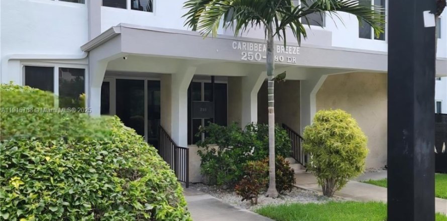 Condo à Sunny Isles Beach, Floride, 2 chambres  № 2016204