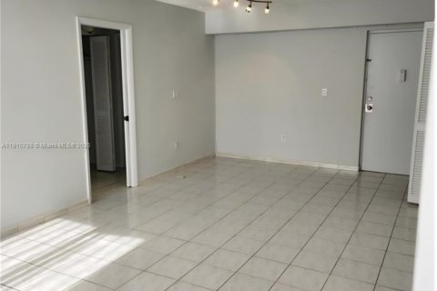 Copropriété à vendre à Sunny Isles Beach, Floride: 2 chambres, 87.05 m2 № 2016204 - photo 7