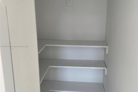 Copropriété à vendre à Sunny Isles Beach, Floride: 2 chambres, 87.05 m2 № 2016204 - photo 19