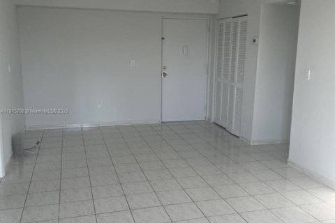 Copropriété à vendre à Sunny Isles Beach, Floride: 2 chambres, 87.05 m2 № 2016204 - photo 6