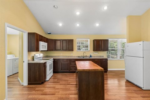 Villa ou maison à vendre à Homosassa, Floride: 2 chambres, 128.21 m2 № 2103014 - photo 13