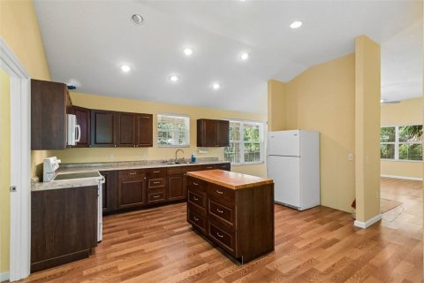 Villa ou maison à vendre à Homosassa, Floride: 2 chambres, 128.21 m2 № 2103014 - photo 12