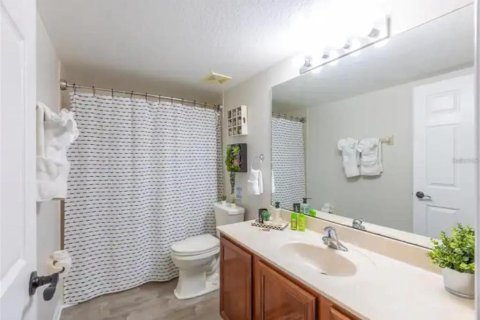 Casa en alquiler en Kissimmee, Florida, 4 dormitorios, 264.49 m2 № 1917536 - foto 16