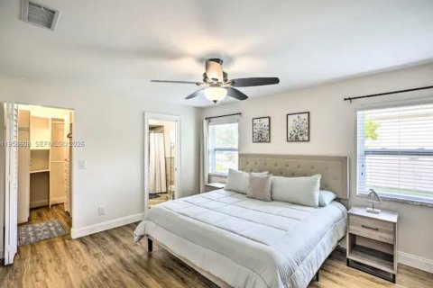 Casa en venta en Cape Coral, Florida, 4 dormitorios, 193.05 m2 № 2017503 - foto 7