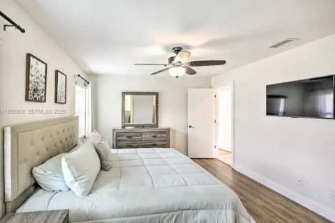 Casa en venta en Cape Coral, Florida, 4 dormitorios, 193.05 m2 № 2017503 - foto 8