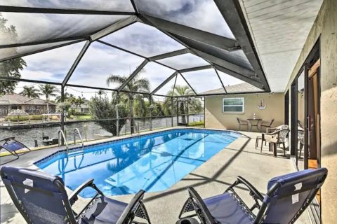 Casa en venta en Cape Coral, Florida, 4 dormitorios, 193.05 m2 № 2017503 - foto 22