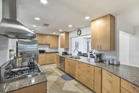 Casa en venta en Cape Coral, Florida, 4 dormitorios, 193.05 m2 № 2017503 - foto 12