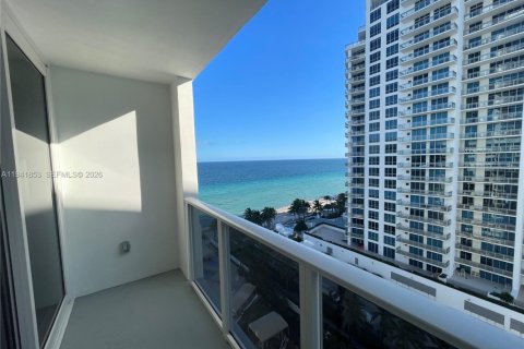 Condominio en alquiler en Hollywood, Florida, 1 dormitorio, 69.68 m2 № 2054144 - foto 8
