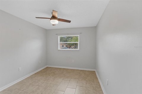 House in Largo, Florida 3 bedrooms, 88.91 sq.m. № 1683096 - photo 17