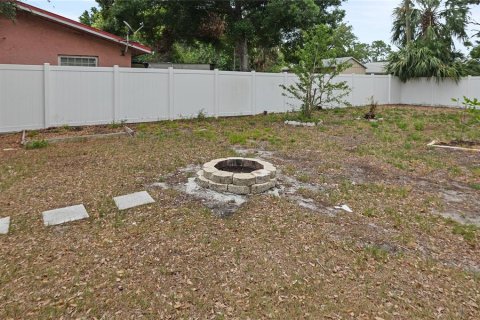 House in Largo, Florida 3 bedrooms, 88.91 sq.m. № 1683096 - photo 26
