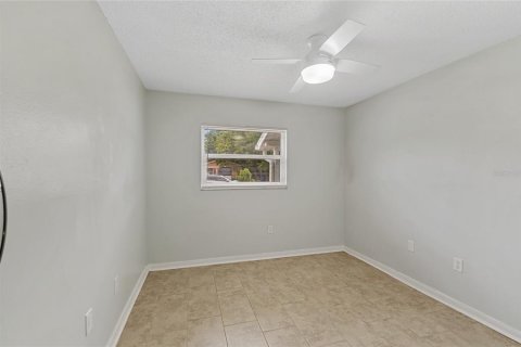 House in Largo, Florida 3 bedrooms, 88.91 sq.m. № 1683096 - photo 19
