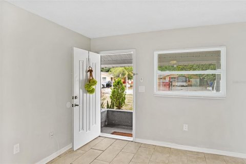 House in Largo, Florida 3 bedrooms, 88.91 sq.m. № 1683096 - photo 7