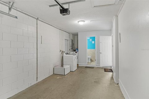 House in Largo, Florida 3 bedrooms, 88.91 sq.m. № 1683096 - photo 24