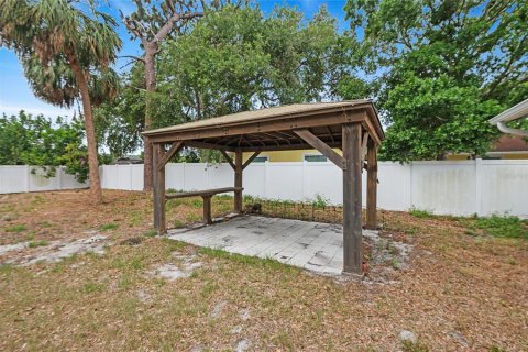House in Largo, Florida 3 bedrooms, 88.91 sq.m. № 1683096 - photo 25