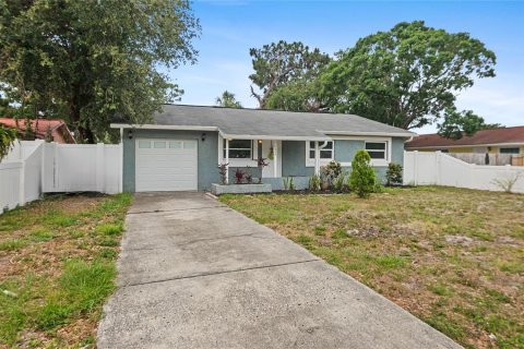 House in Largo, Florida 3 bedrooms, 88.91 sq.m. № 1683096 - photo 2